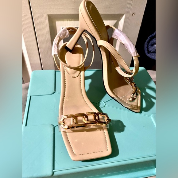 NWOT VETASTE Womens Square Toe High Heel Leather Strap Chain Stiletto. Size:6.5 - Picture 4 of 9